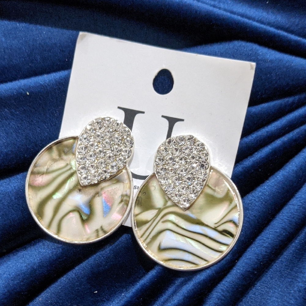 Elegant Silver and Cream Earrings